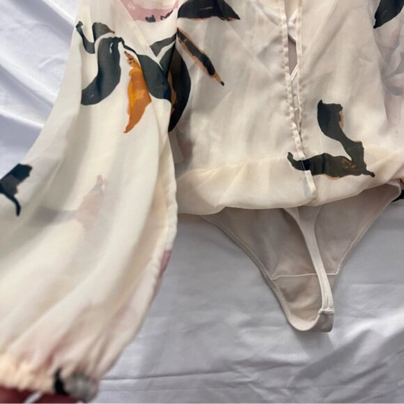 Aritzia Wilfred Floral Sheer Sleeve Blouson Bodysuit S - Picture 5 of 11